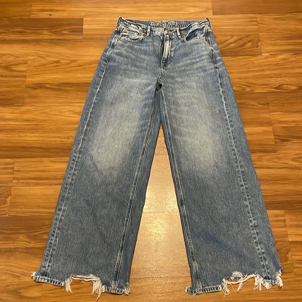 Size 10 super high-rise baggy wide leg jeans from American Eagle Outfitters.